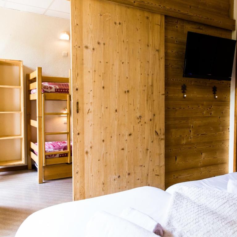 Village Vacances le Bérouze - Vierbettzimmer (2 Erwachsene + 2 Kinder) - 2