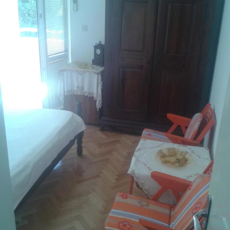 Guesthouse Lautasevic - Double Room with Private External Bathroom - 3