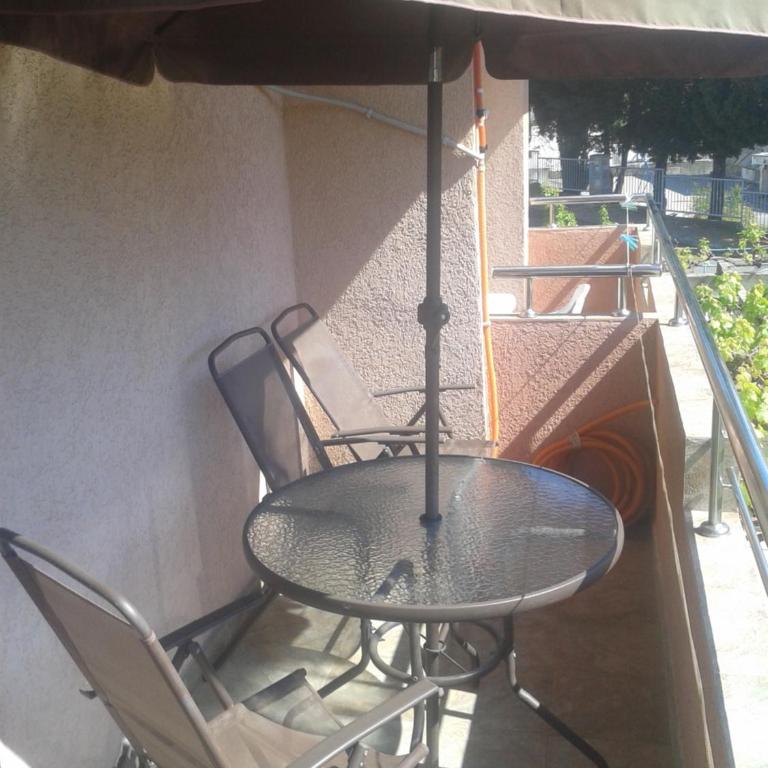 Guesthouse Lautasevic - Economy Triple Room with Shared Bathroom - 1