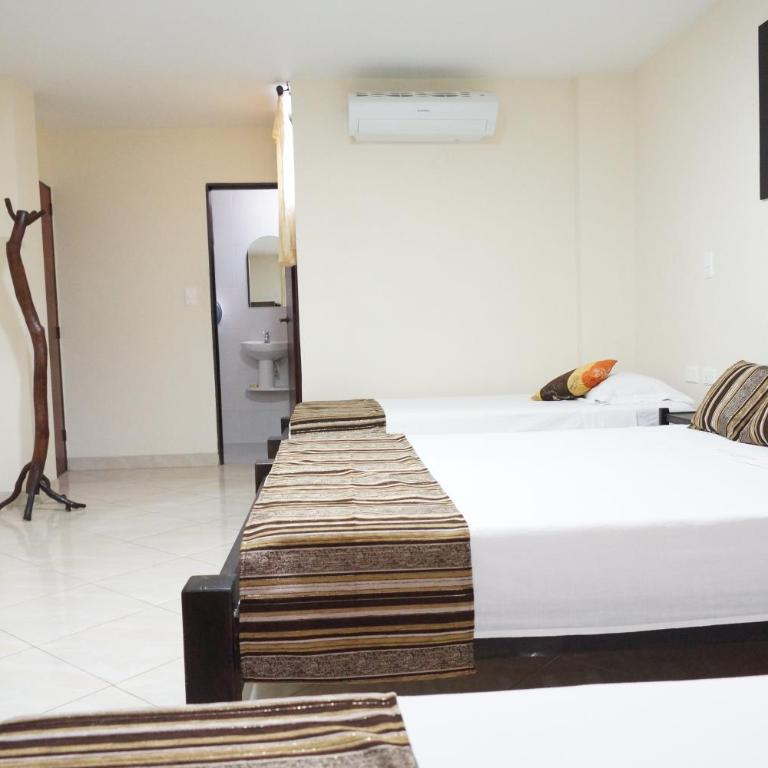 Hotel Esmeralda - Habitación Cuádruple Clásica - 3