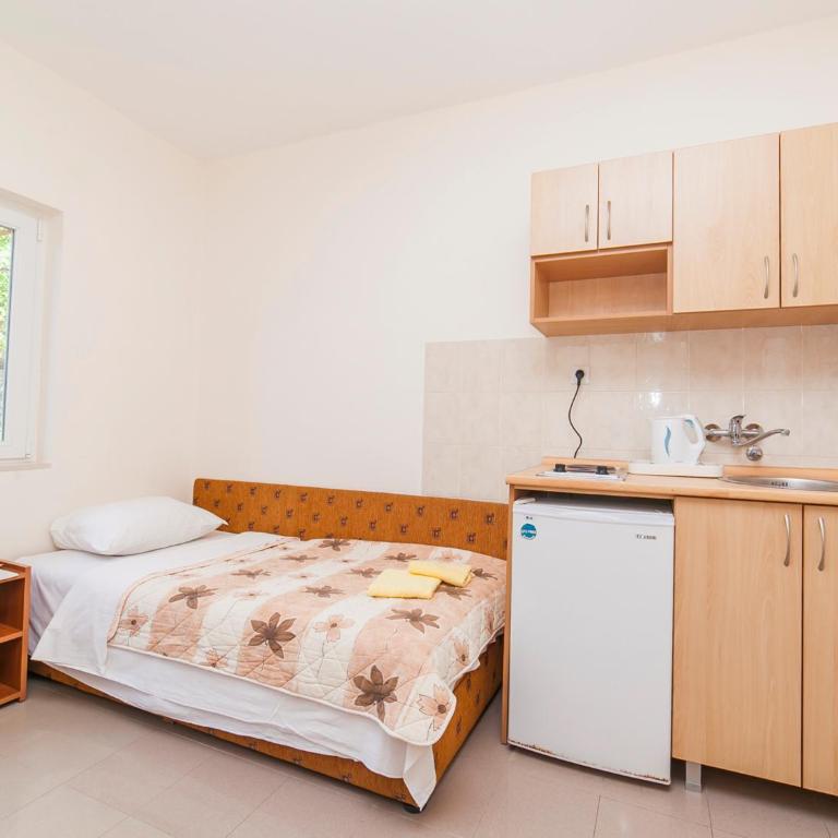 Apartments Krš Medinski - Apartman s 1 Spavaćom Sobom, Popločanim Dvorištem i Pogledom na More - 12