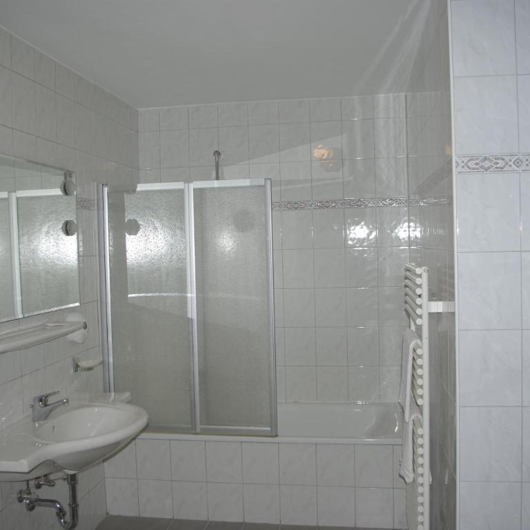 Hotel Montana - Doppelzimmer - 3