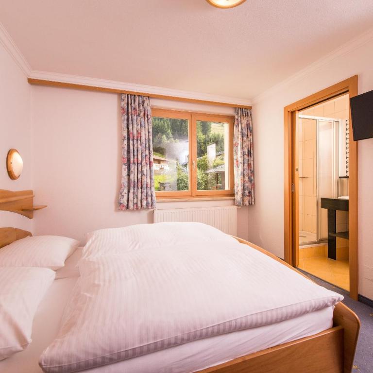 Hotel Barbarahof Saalbach - Haus mit 5 Schlafzimmern, Terrasse und Bergblick - 4
