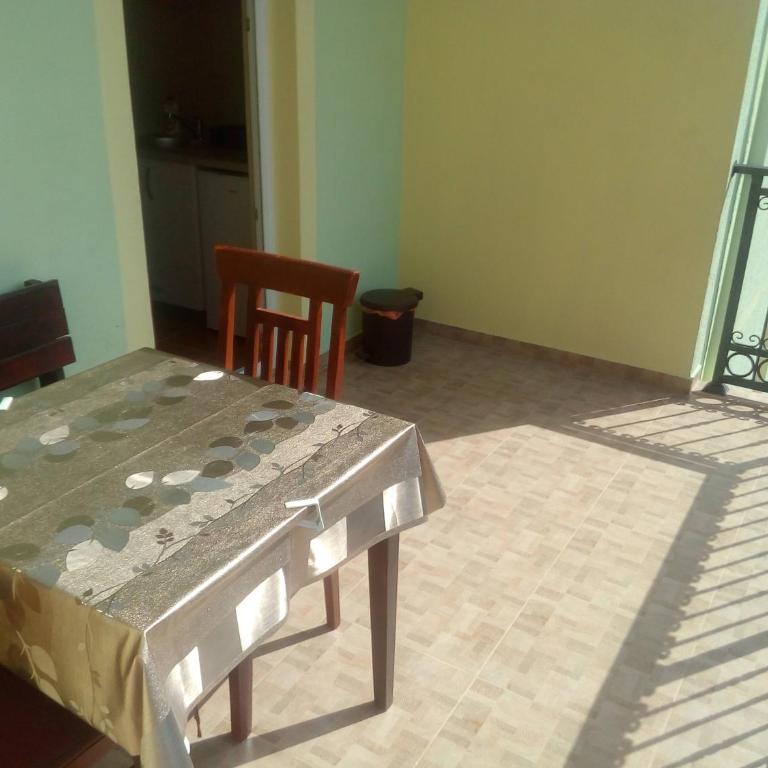 Apartmani Zecevic - Apartman sa Terasom - 4