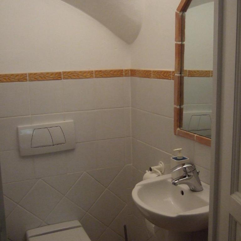 Au vallon rouge (Suite double) - Chambre Double ou Lits Jumeaux Standard - Vue sur Jardin - 11