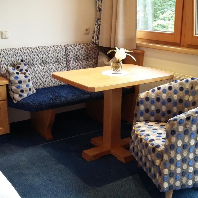 Hotel Garni Erler - Comfort Doppelzimmer mit Balkon - 9