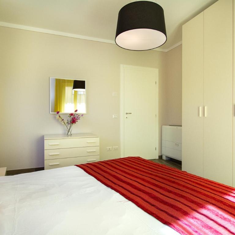 Apartments La Lombarda Centro Storico Stresa - One-Bedroom Superior Apartment - 9