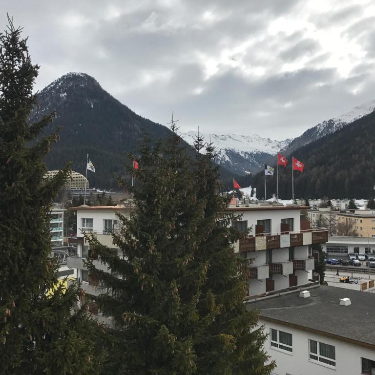 Haus Calanda - Apartment mit Blick auf die Berge - 5