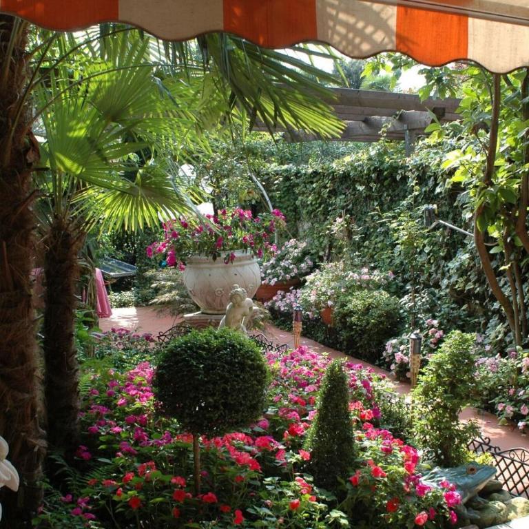 Residenza Giardino - Chez Antoinette - Appartamento con Vista Piscina - 12