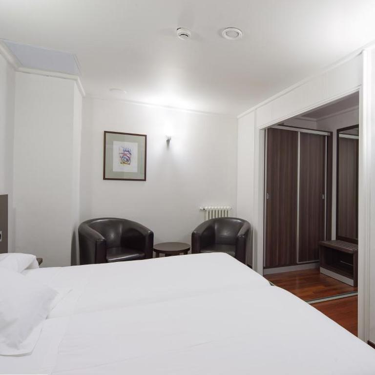 Hotel Yoldi - Habitación Triple - 3