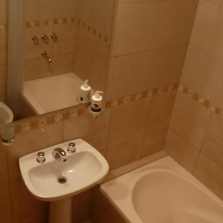 Depto calle 18 - soleado y con balcon - Apartamento - 8