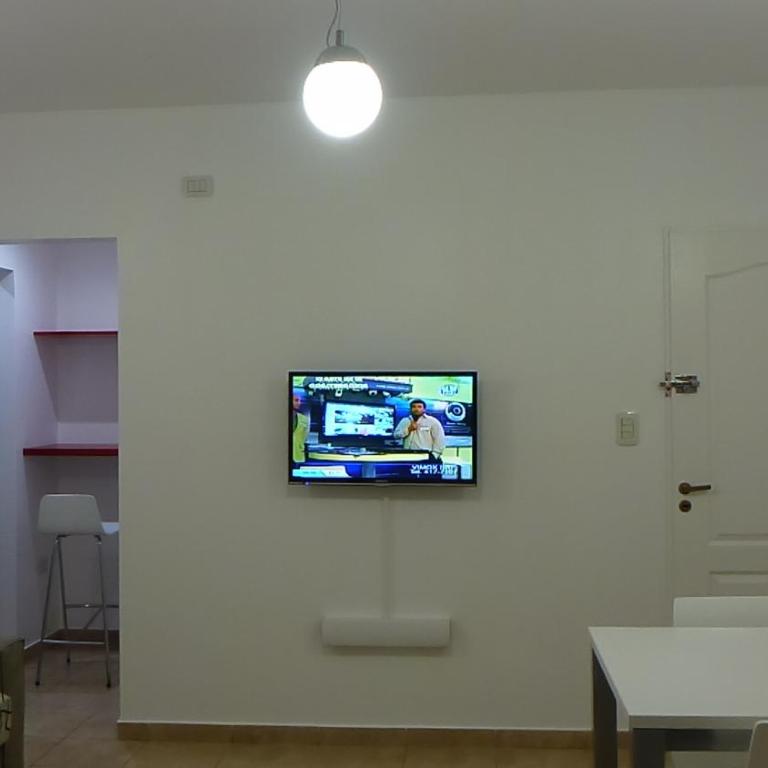 Depto calle 18 - soleado y con balcon - Apartamento - 13