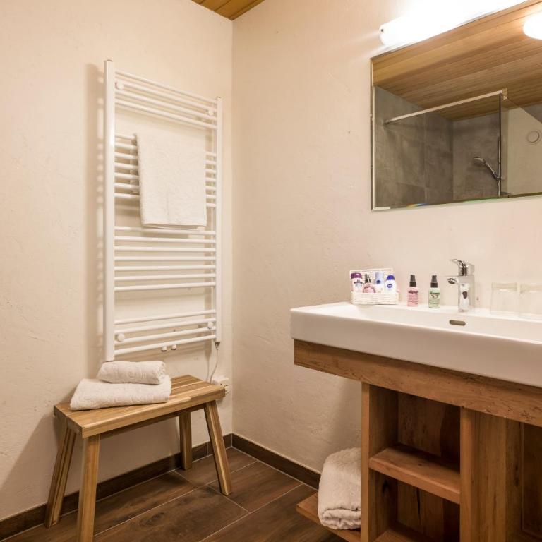 Landhaus Alpbach - Comfort Apartment mit 2 Schlafzimmern und Balkon - 24