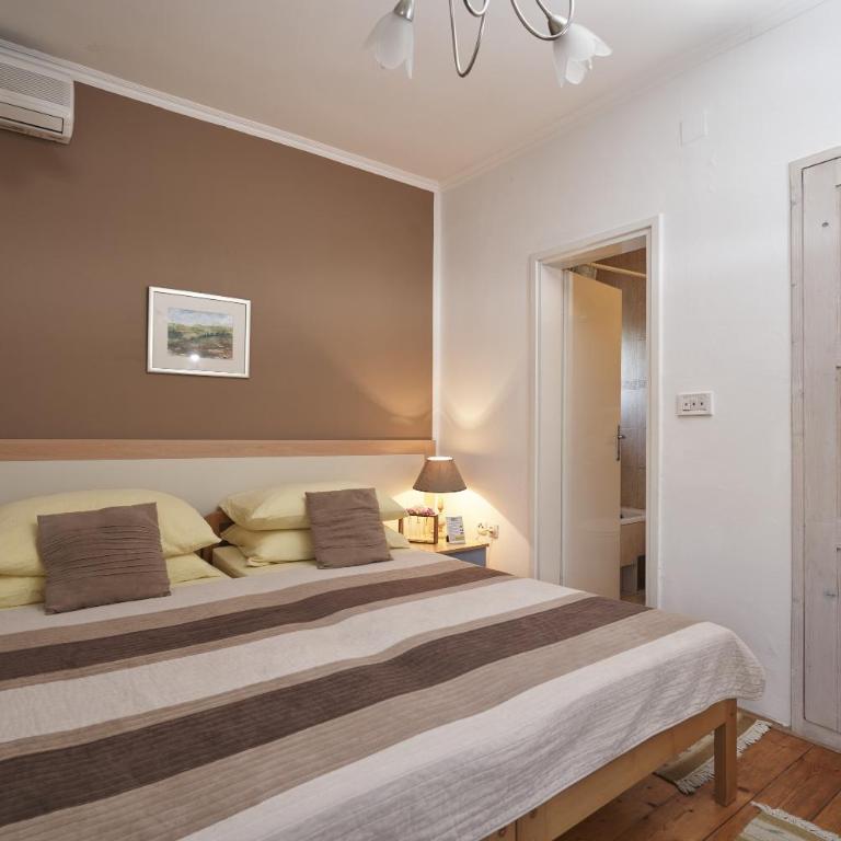 Pansion Rose - Double or Twin Room - 2