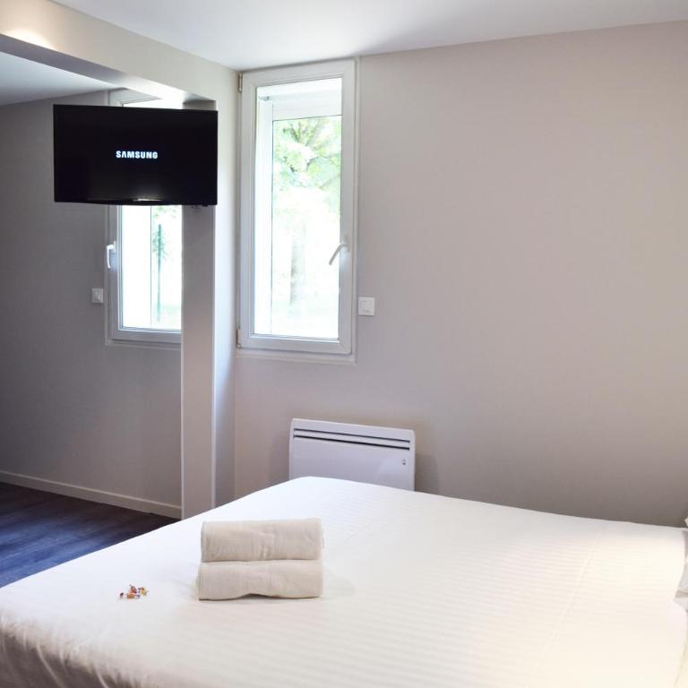 Brit Hotel Reims La Pompelle - Chambre Double Supérieure pour Personnes à Mobilité Réduite - 9