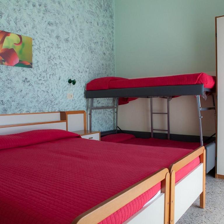 Hotel Ausonia B&B RiMiNi - Camera Quadrupla - 9