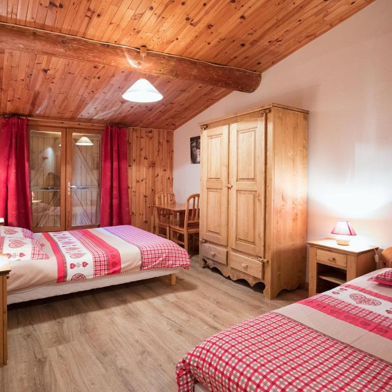 La Roche du Croue - Dreibettzimmer mit Bergblick und Doppelbett - 1
