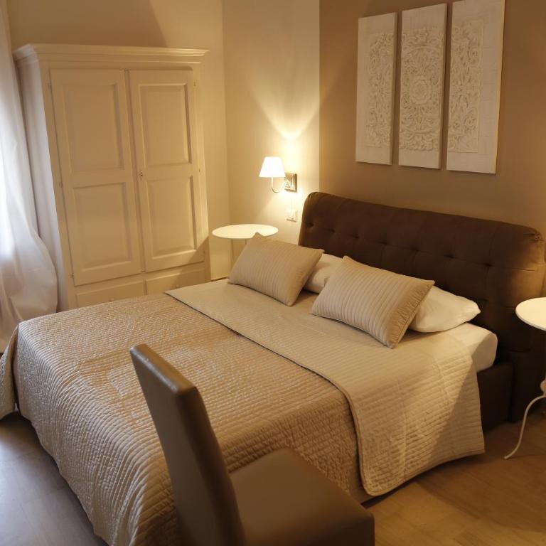 Simonetta's Rooms - Camera Tripla Comfort - 9