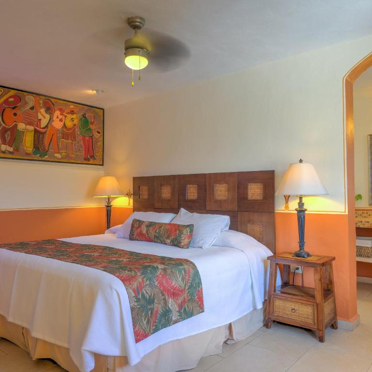 Hotel Luz en Yucatan - King Room with Balcony - 5