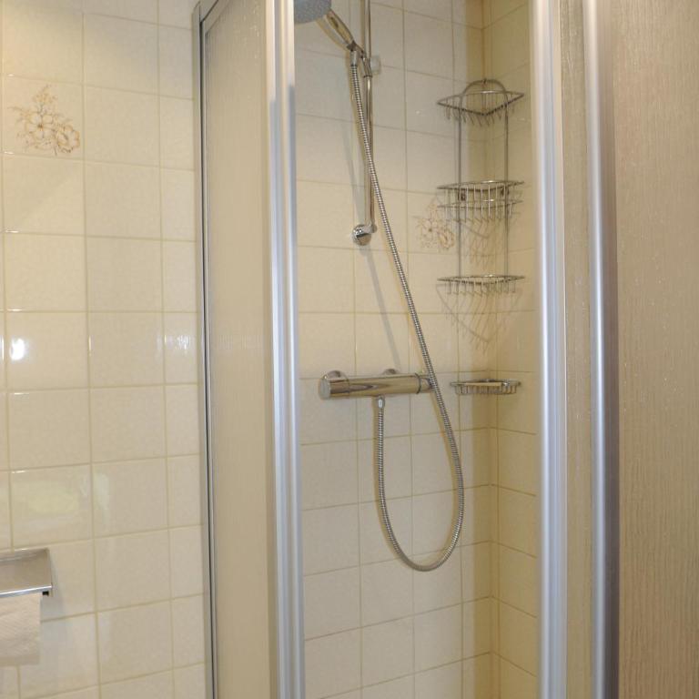 Haus Dorfer - Familienzimmer mit Balkon (2 Erwachsene + 2 Kinder) - 11