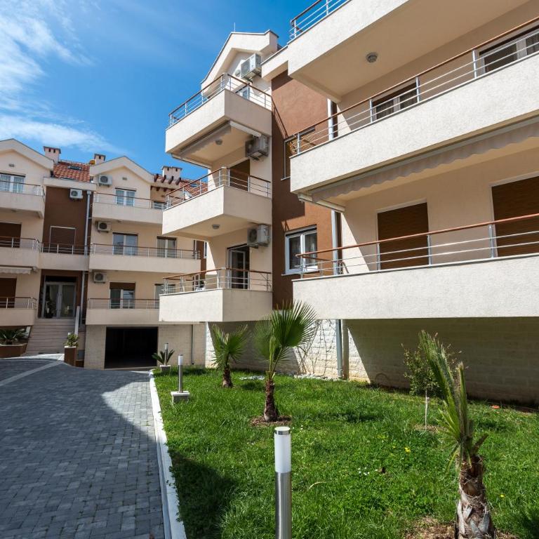 Apartments Rivijera - Apartment with Mountain View - 2