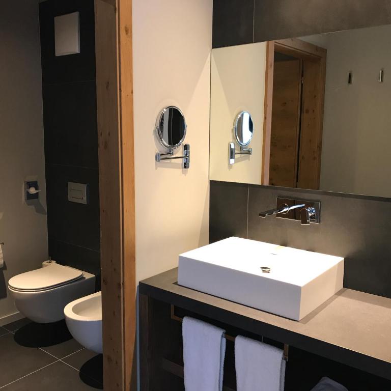 Dolomeet Boutique Hotel - Junior Suite with Balcony - 3