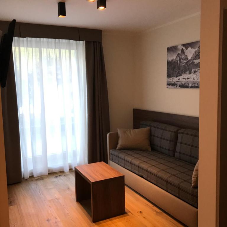 Dolomeet Boutique Hotel - Suite with Balcony - 4