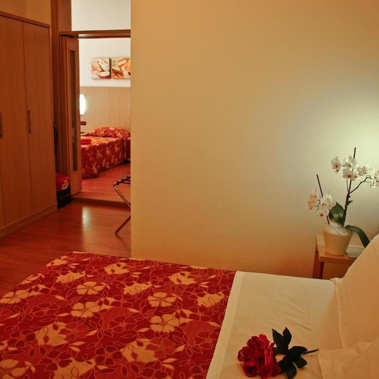 Hotel Villa Angelina - Camera Familiare (3 Adulti + 2 Bambini) - 10