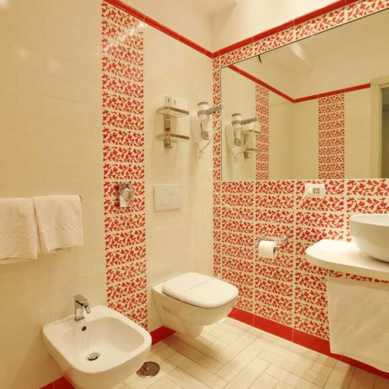 Hotel La Vue d'Or - Double Room with Balcony and Sea View - 3