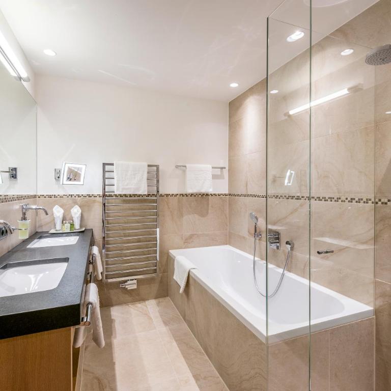 Hotel Auenhof - Familienzimmer mit Balkon - Nebengebäude - 7