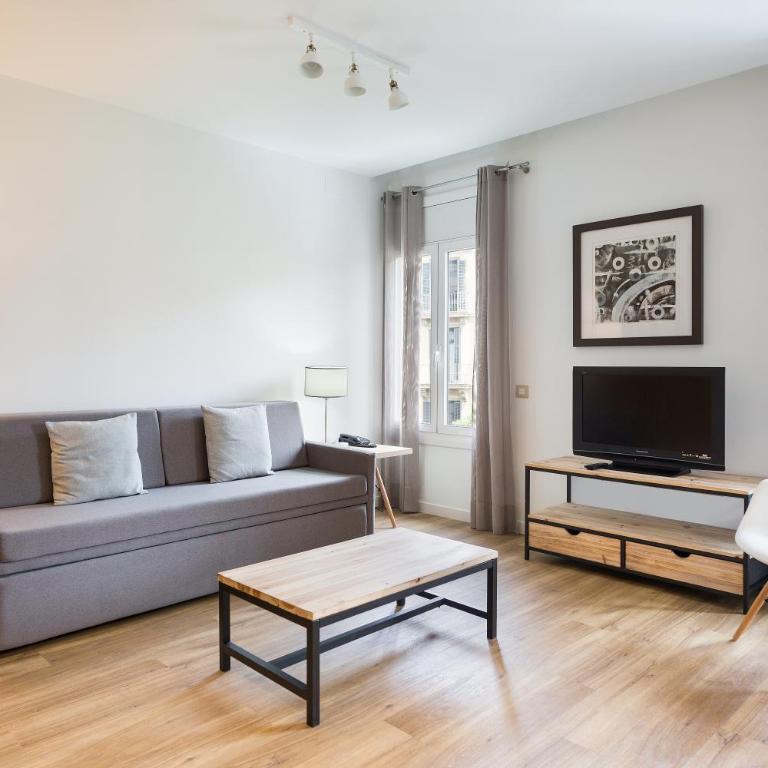 Amister Apartments - One-Bedroom Family Apartment - 13