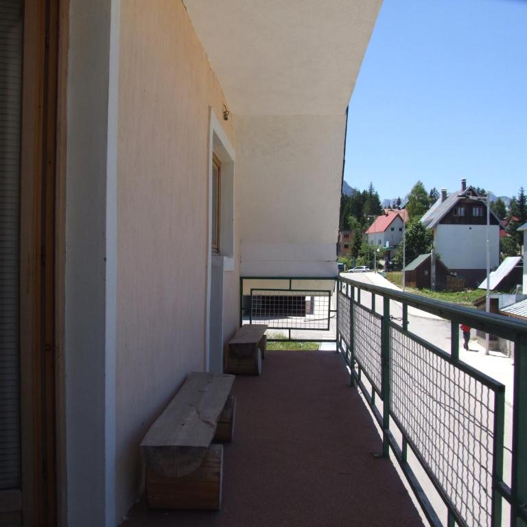 Šćekić Accommodation - Twin Room with Shared Bathroom - 1