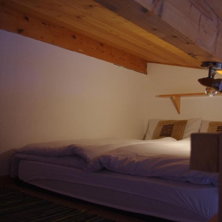 Central Hostel Chatel - Chambre Quadruple avec Salle de Bains Privative - 20