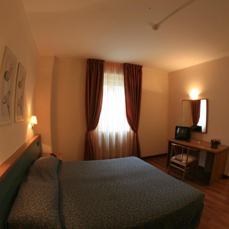 Hotel Roma - Camera Matrimoniale - 2