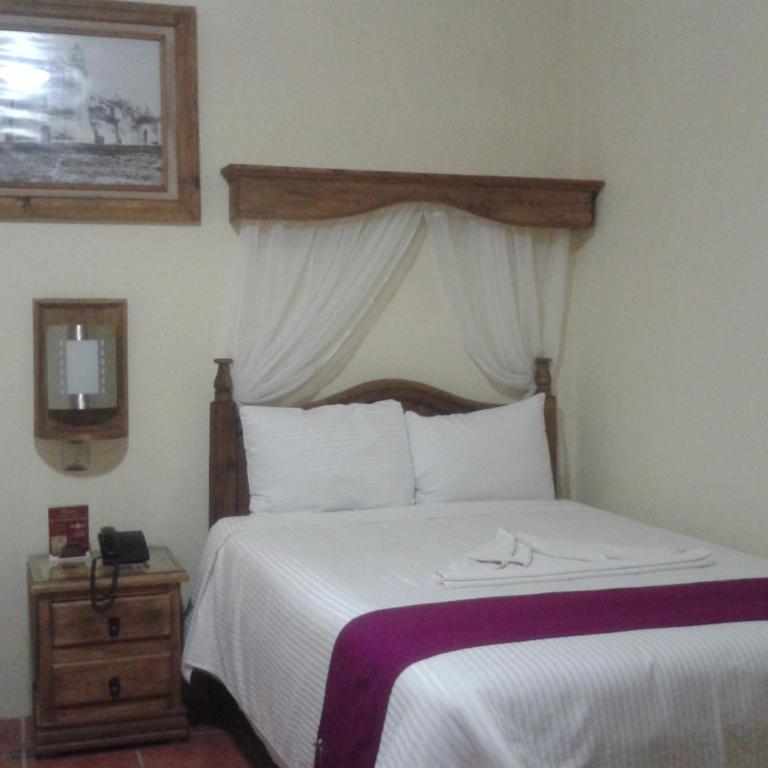 Hotel Tradicional - Standard Quadruple Room - 7