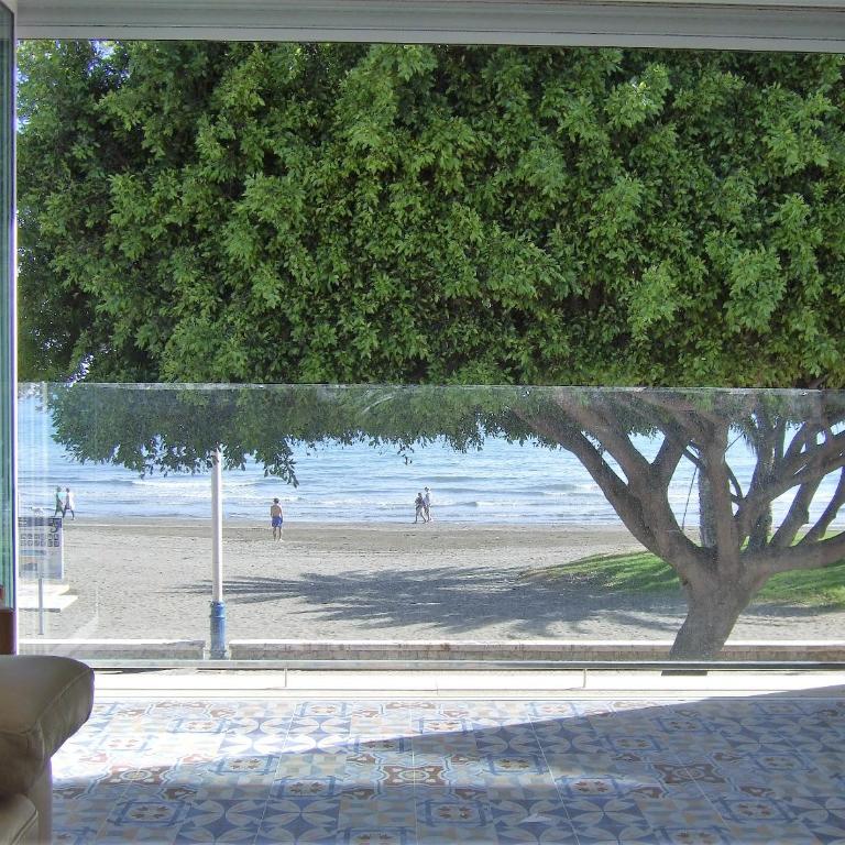 BEACHFRONT APARTMENT with TERRACE 1ST LINE - Apartamento con vistas al mar - 1
