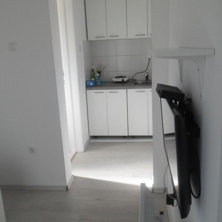 Apartment Trebinje - Apartman sa Balkonom - 11