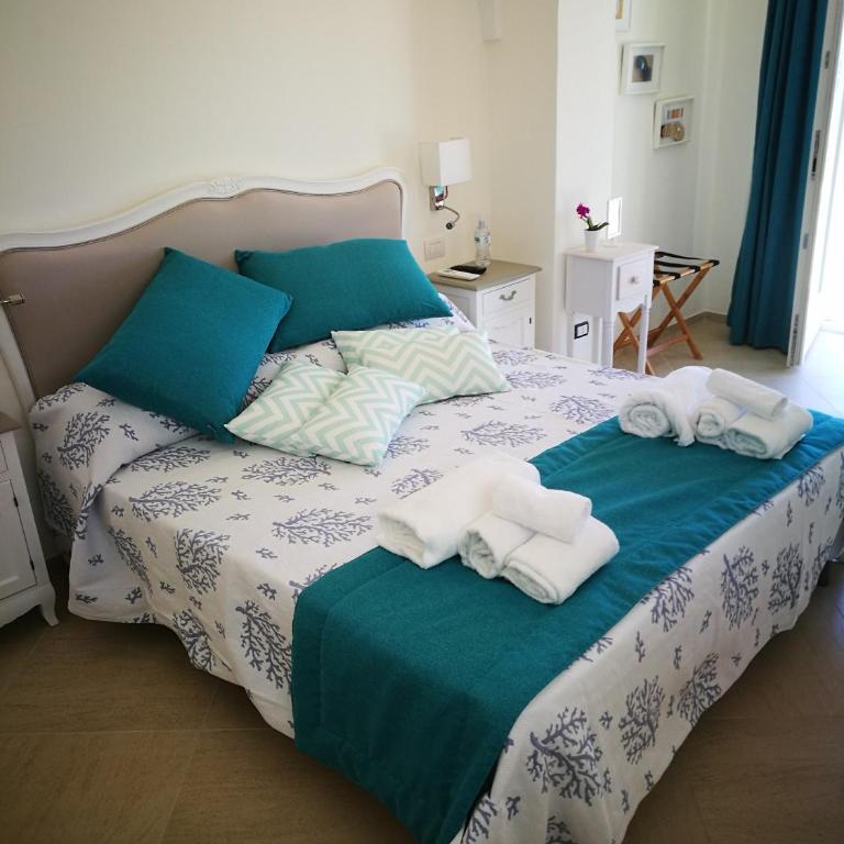 Villa Patrizi - Deluxe Double Room with Balcony and Sea View - 12