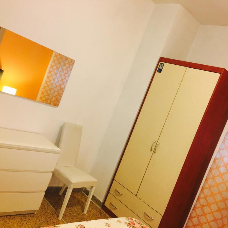 Pearl Pisa guest house - Single Room with Private External Bathroom - 8