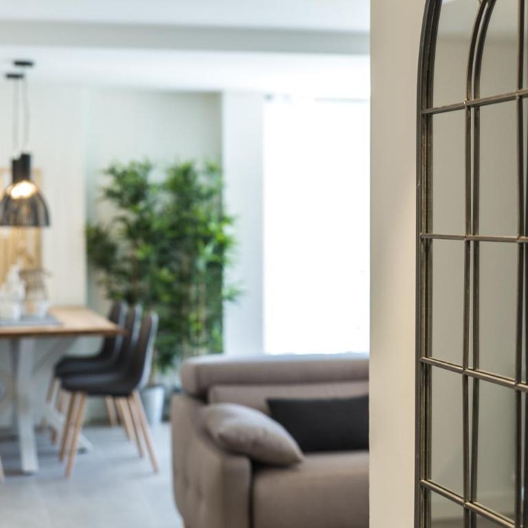 The Lucky Flats - Luceros - Three-Bedroom Apartment - 3