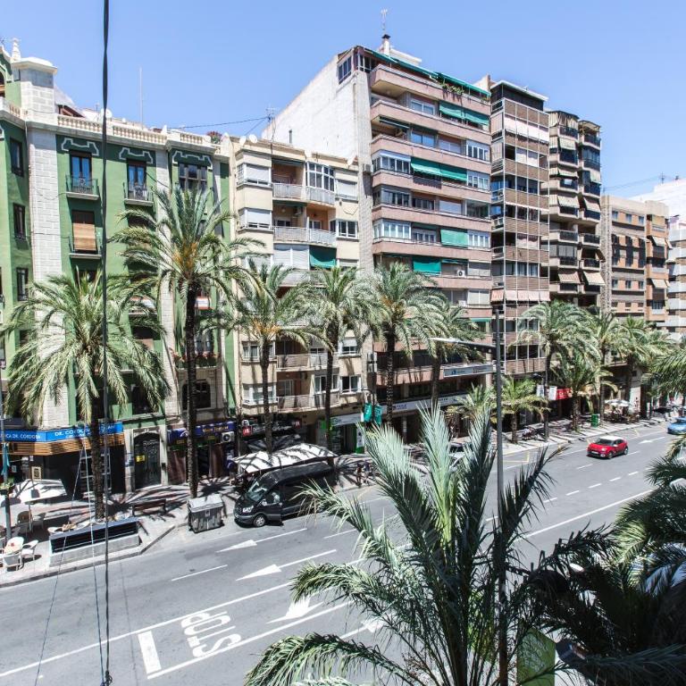 The Lucky Flats - Luceros - Three-Bedroom Apartment - 16