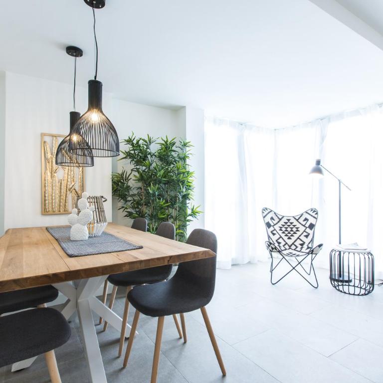 The Lucky Flats - Luceros - Three-Bedroom Apartment - 17