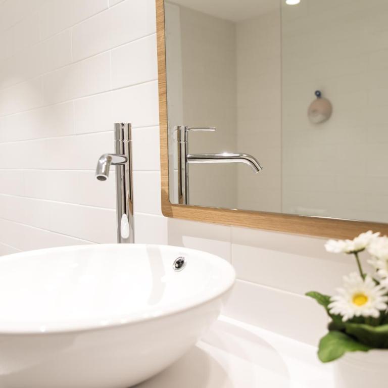 The Lucky Flats - Luceros - Three-Bedroom Apartment - 22