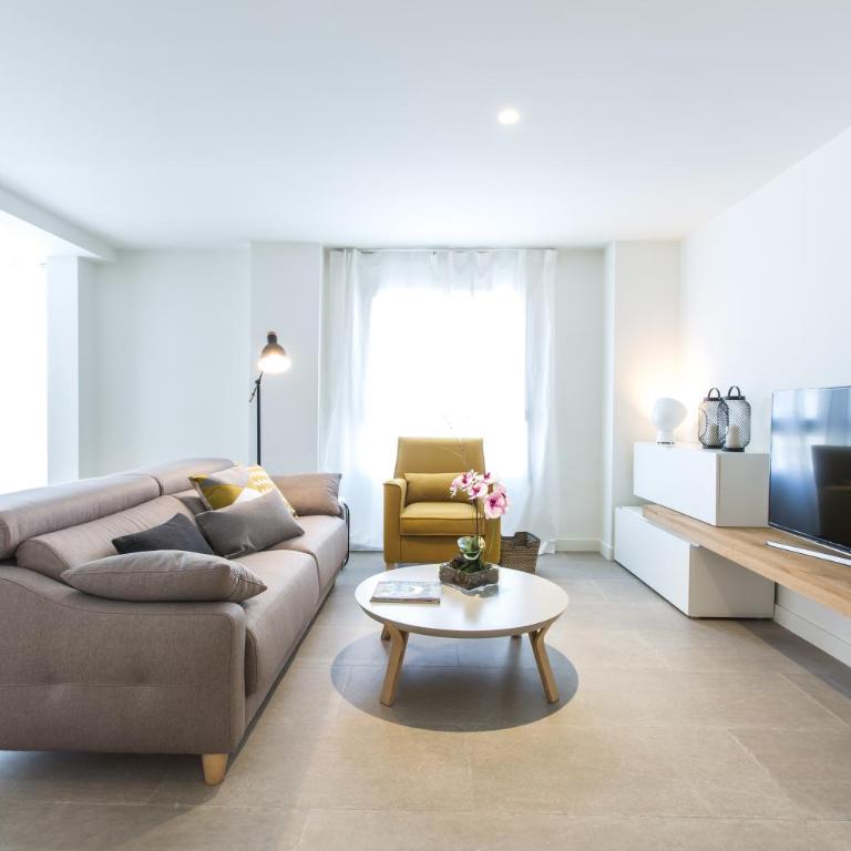 The Lucky Flats - Luceros - Three-Bedroom Apartment - 26