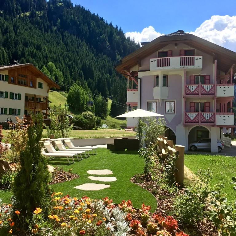 Central Apartment Canazei - Appartamento con 3 Camere da Letto e Vista Montagna - 55
