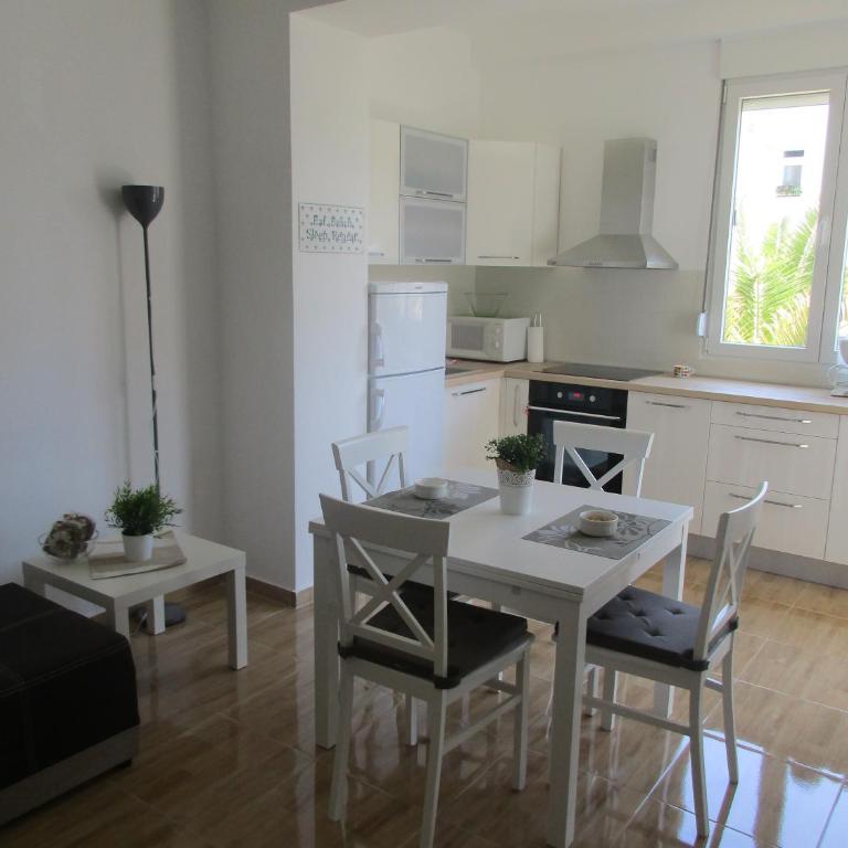 Summer apartment - Apartman sa Balkonom - 1