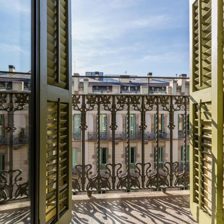 Room Mate Collection Gerard, Barcelona - Standard Double Room with Balcony - 4