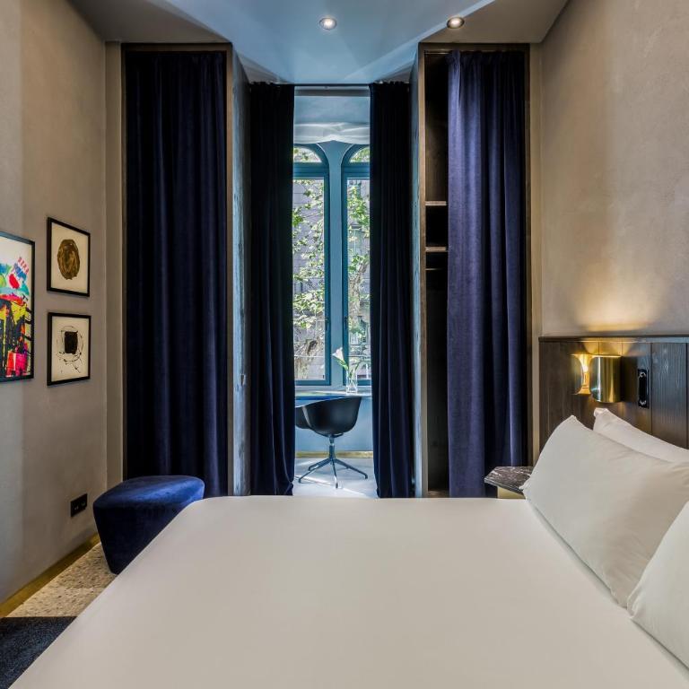 Room Mate Collection Gerard, Barcelona - Deluxe Double Room - 4