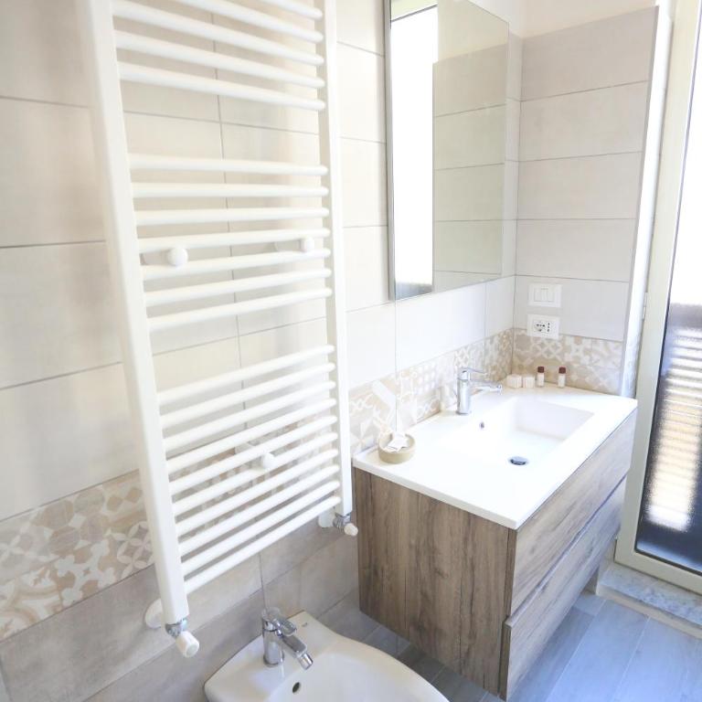 IL VIAGGIATORE VIA INDIPENDENZA B&B - Deluxe Quadruple Room - 9