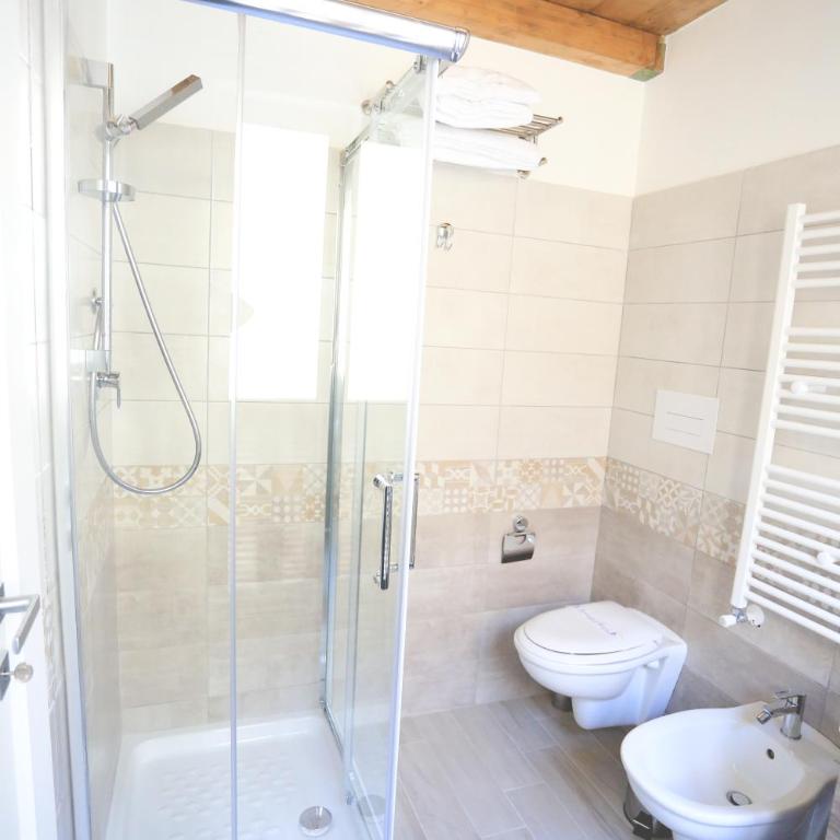 IL VIAGGIATORE VIA INDIPENDENZA B&B - Deluxe Quadruple Room - 11